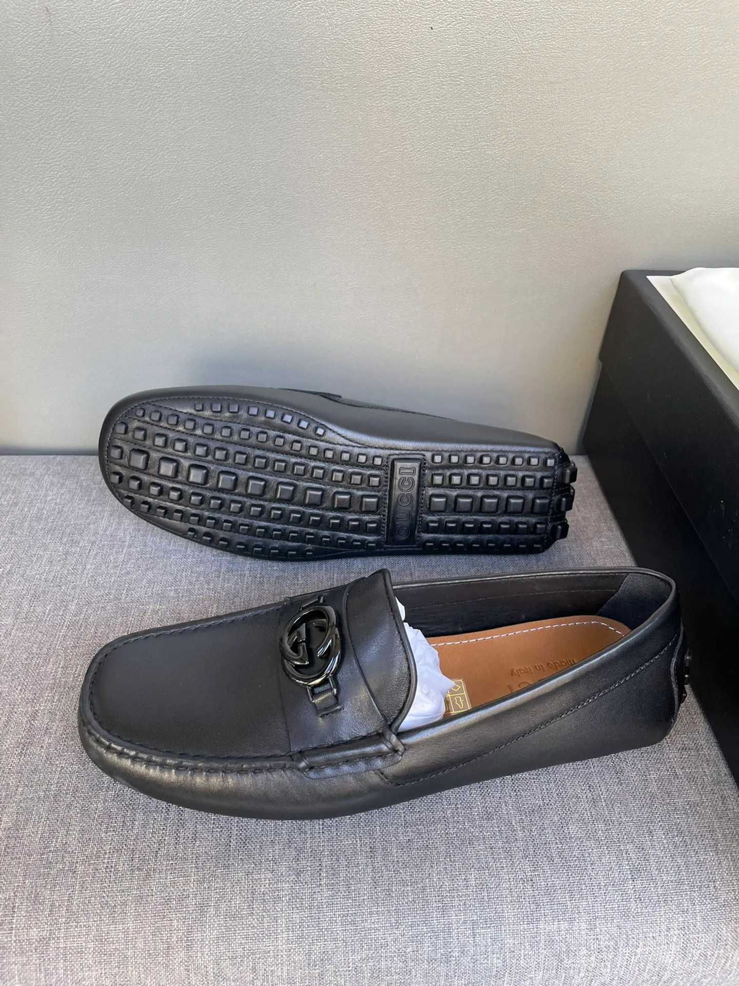 Batch 740💰[strong][strong][strong] Original order quality, new counter styles synchronized, Gucci counter new styles, handmade men's driving shoes, bean shoes, slip-on shoes, lazy shoes, exquisite hand-stitching, workmanship details comparable to the counters, Italian imported cowhide, water-dyed cowhide lining, tree paste leather feet, sweat-absorbent and odor-proof, off-white, black 39-44, large quantity in stock (38, 45 custom-made)